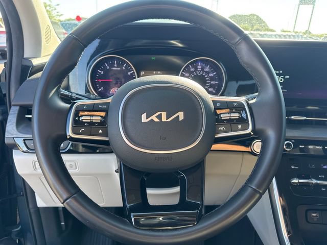 Used 2024 Kia Carnival EX FWD image 17
