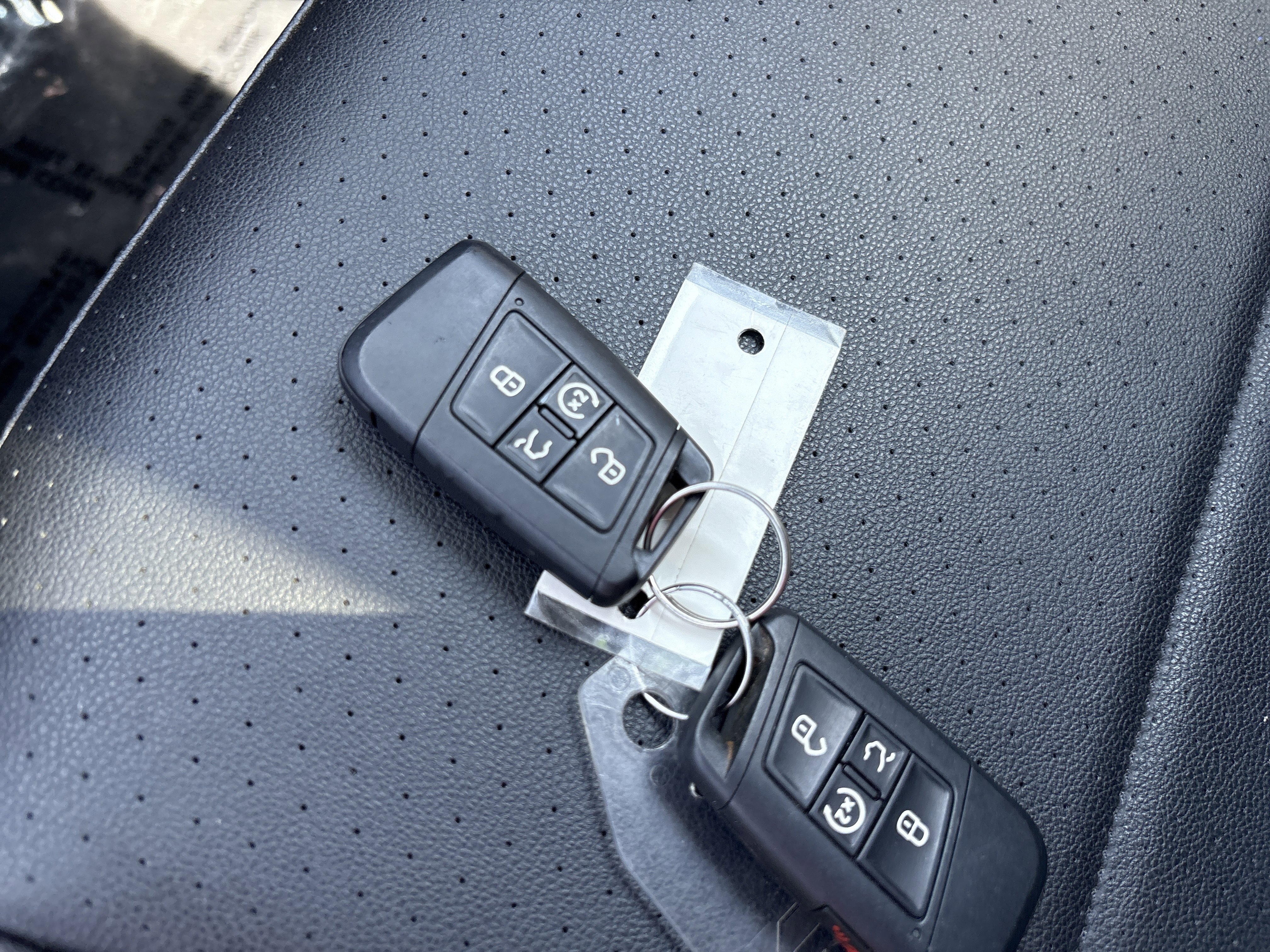 Used 2021 Volkswagen Tiguan SEL w/ 3rd Row Seat Package AWD/4WD image 34