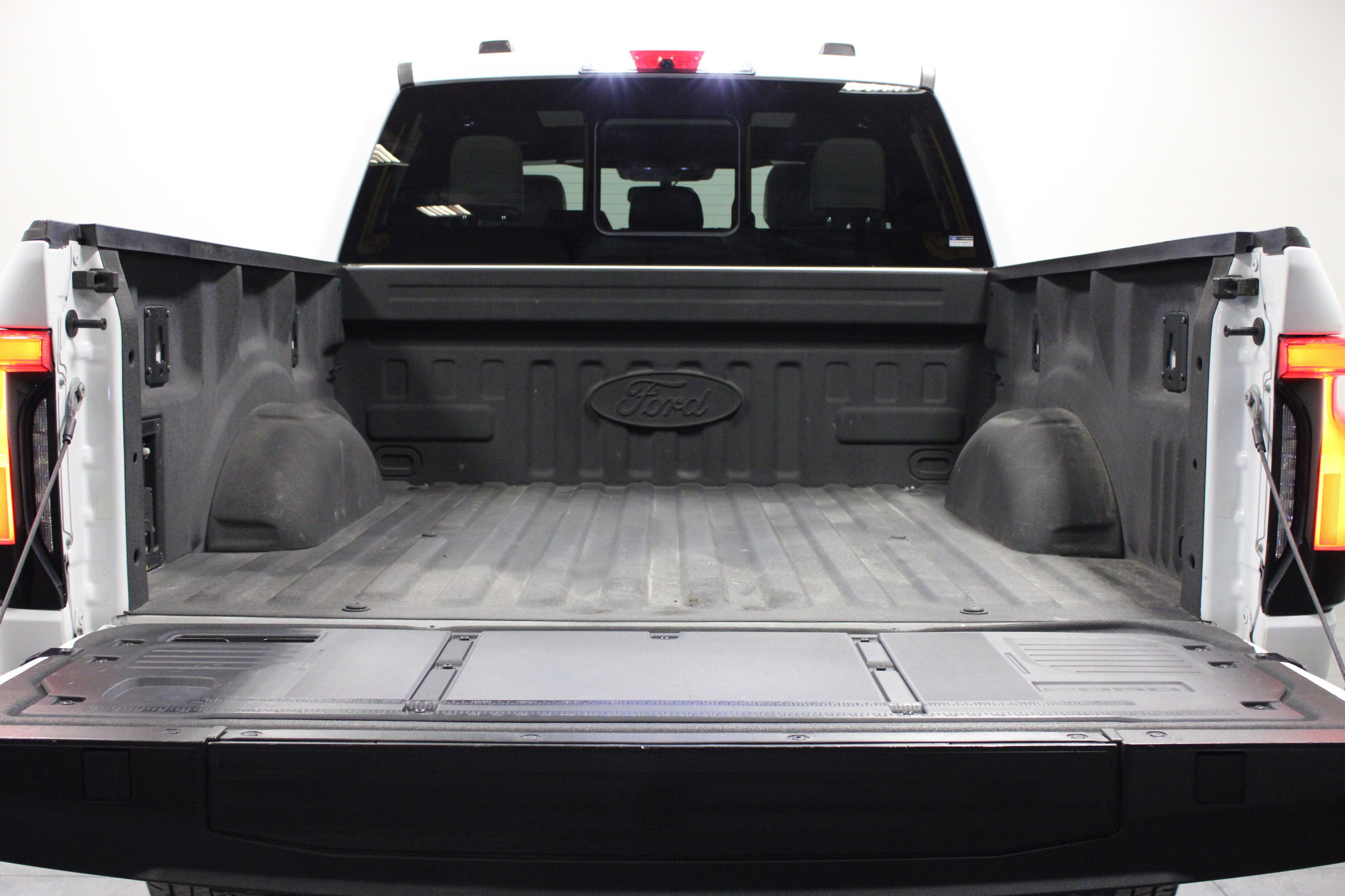 Used 2023 Ford F150 Lightning Platinum image 14