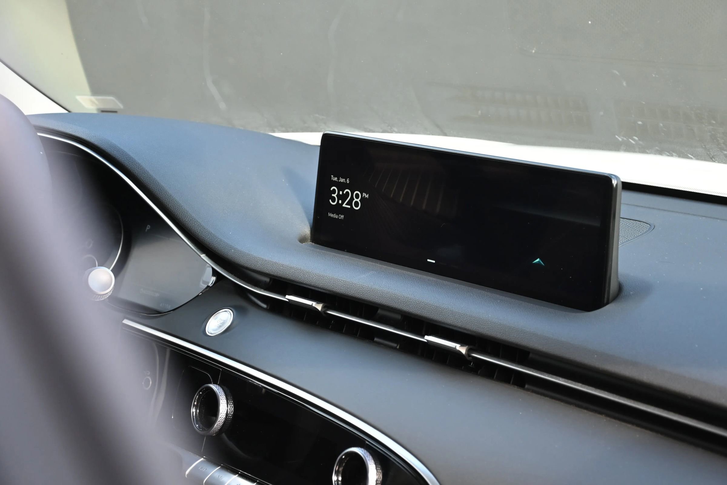 Used 2025 Genesis GV70 2.5T image 13