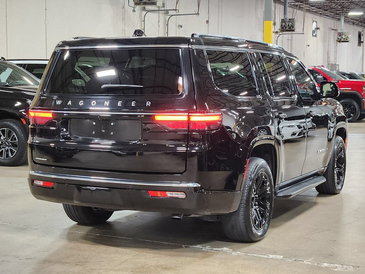 Used 2023 Jeep Wagoneer 4WD w/ Premium Group I image 8