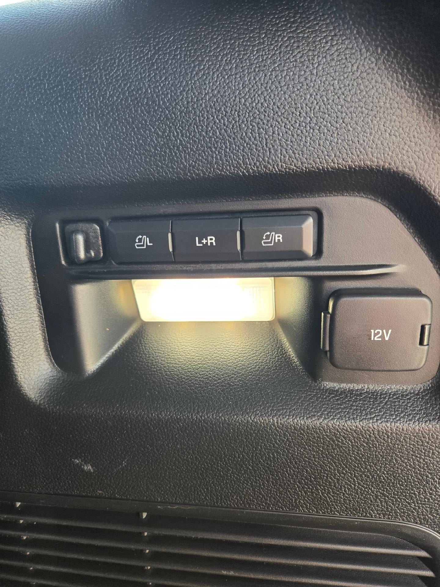 Used 2020 Ford Explorer ST AWD/4WD image 16