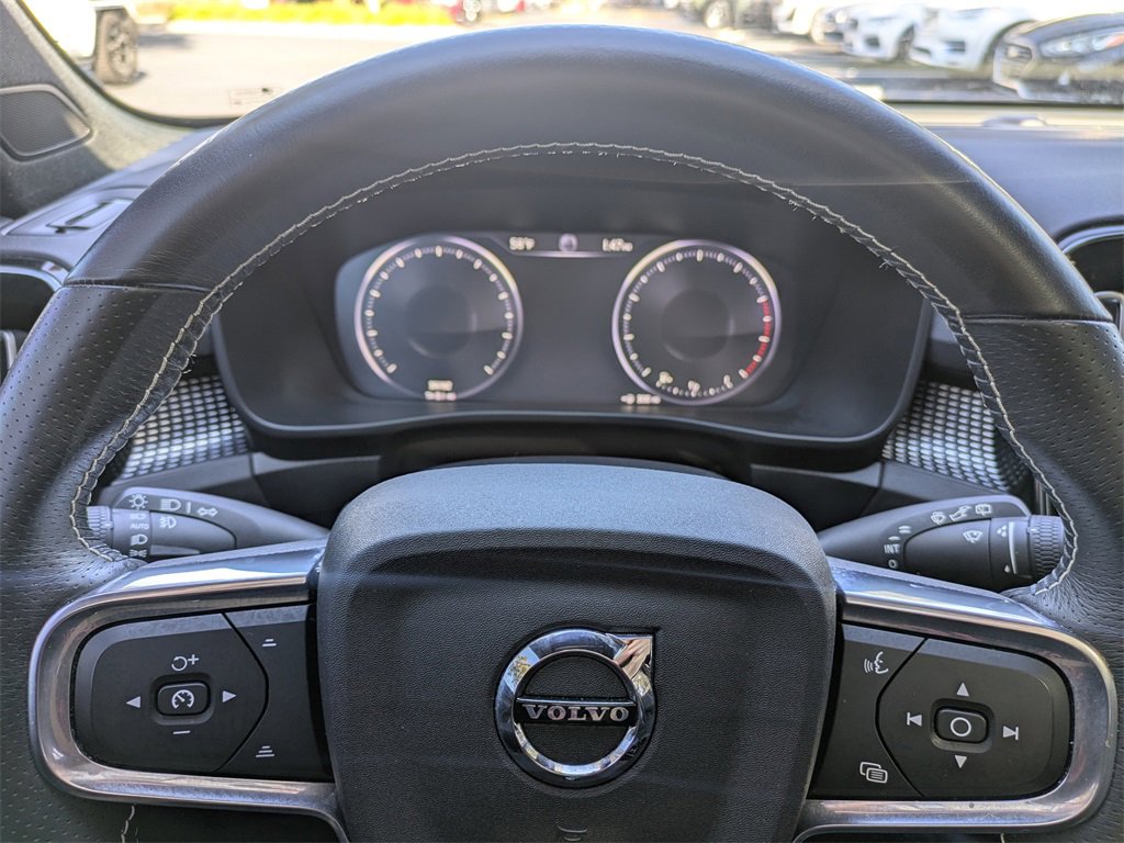 Used 2021 Volvo XC40 T5 R-Design w/ Climate Package image 36