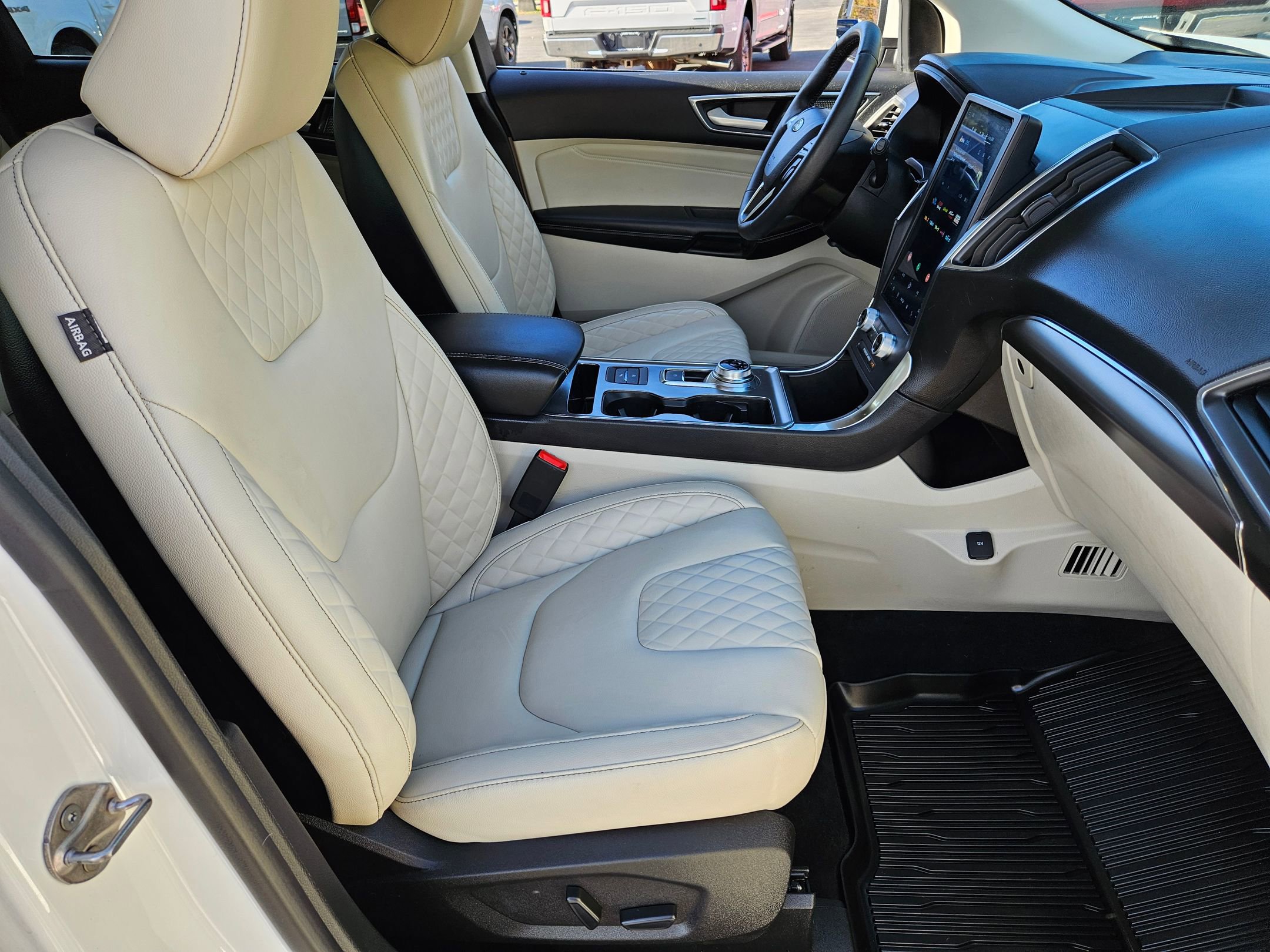 Used 2023 Ford Edge Titanium image 22