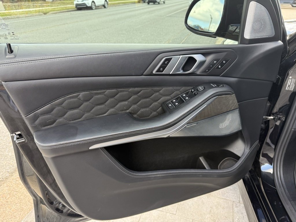 Used 2021 BMW X5 M w/ Executive Package image 9