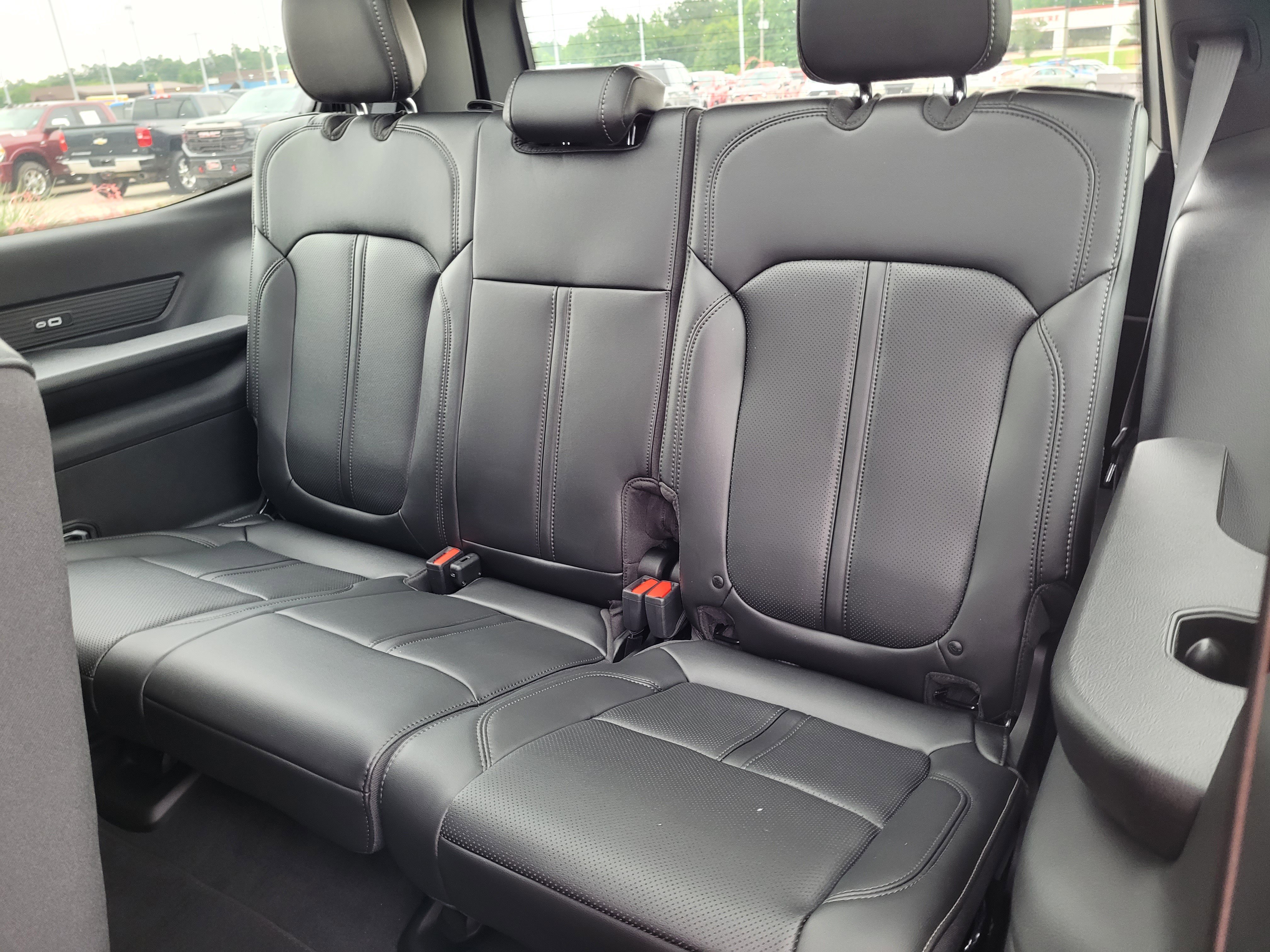 New 2025 Jeep Wagoneer 4WD w/ Premium Group I image 11