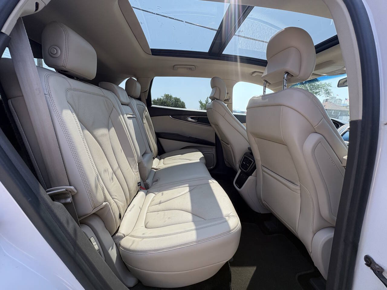 Used 2016 Lincoln MKX Reserve w/ Technology Package AWD/4WD image 25