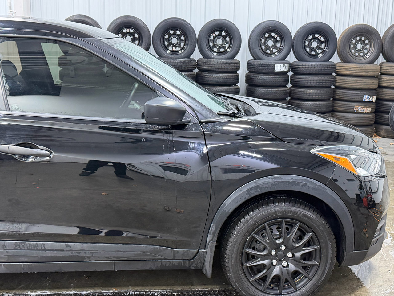 Used 2020 Nissan Kicks S image 38