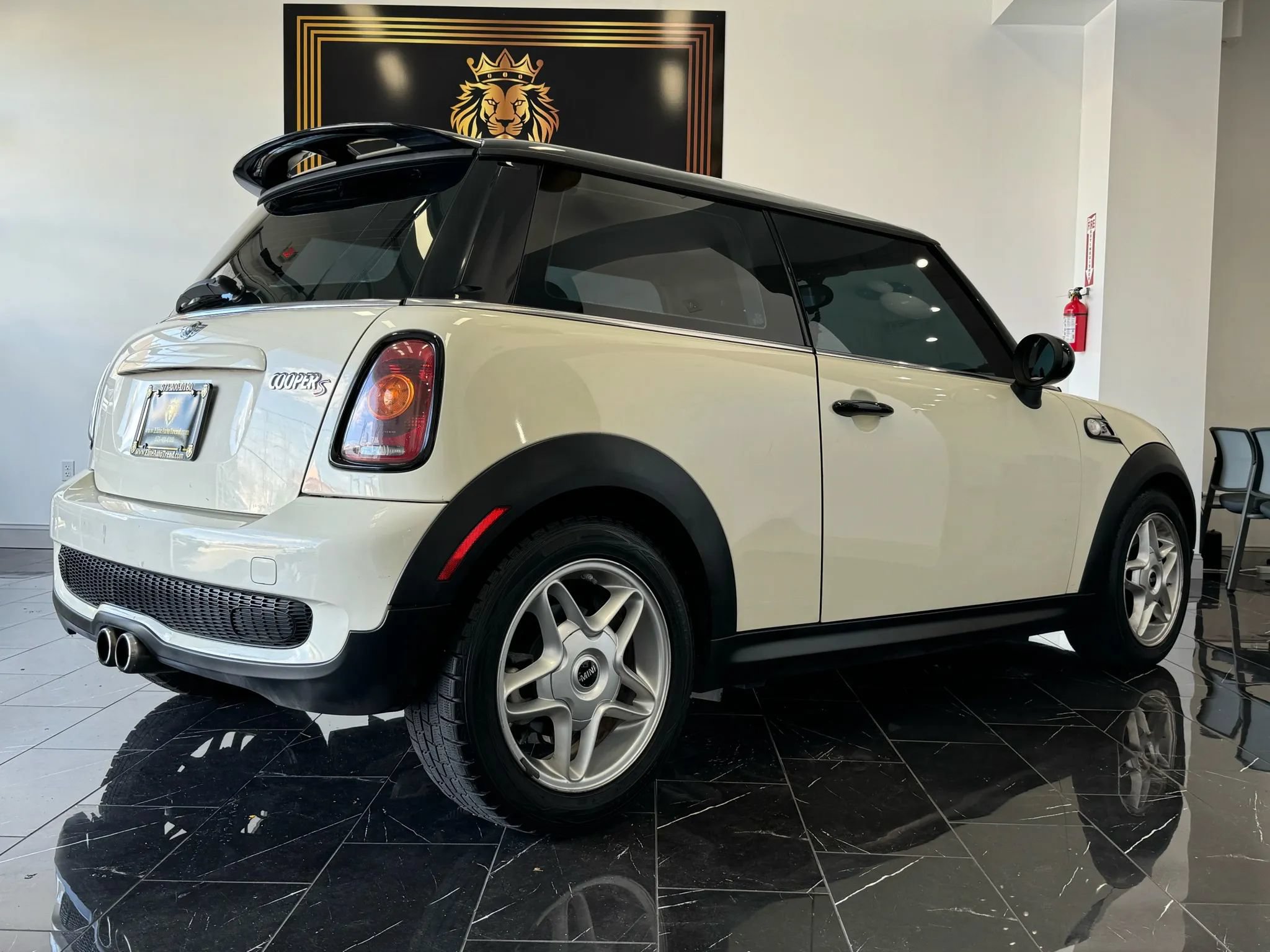 Used 2010 MINI Cooper S FWD image 6