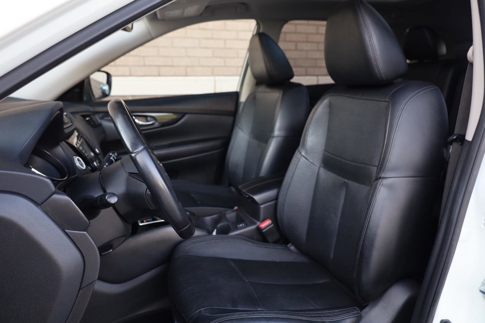 Used 2018 Nissan Rogue SL w/ Premium Package AWD/4WD image 15