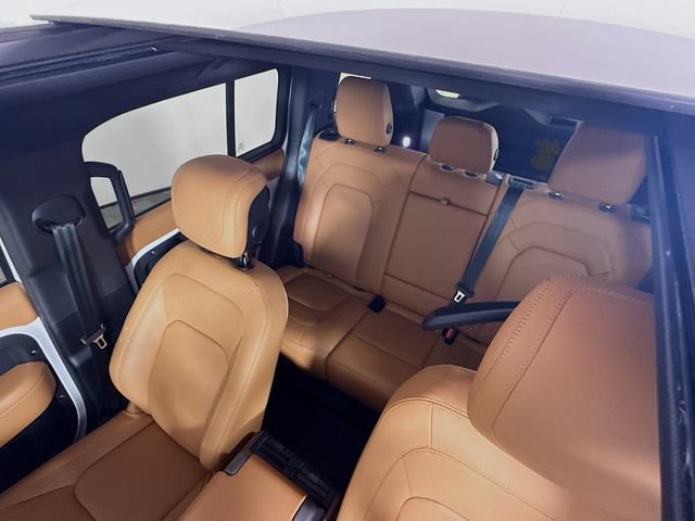 Certified 2024 Land Rover Defender 110 SE AWD/4WD image 14
