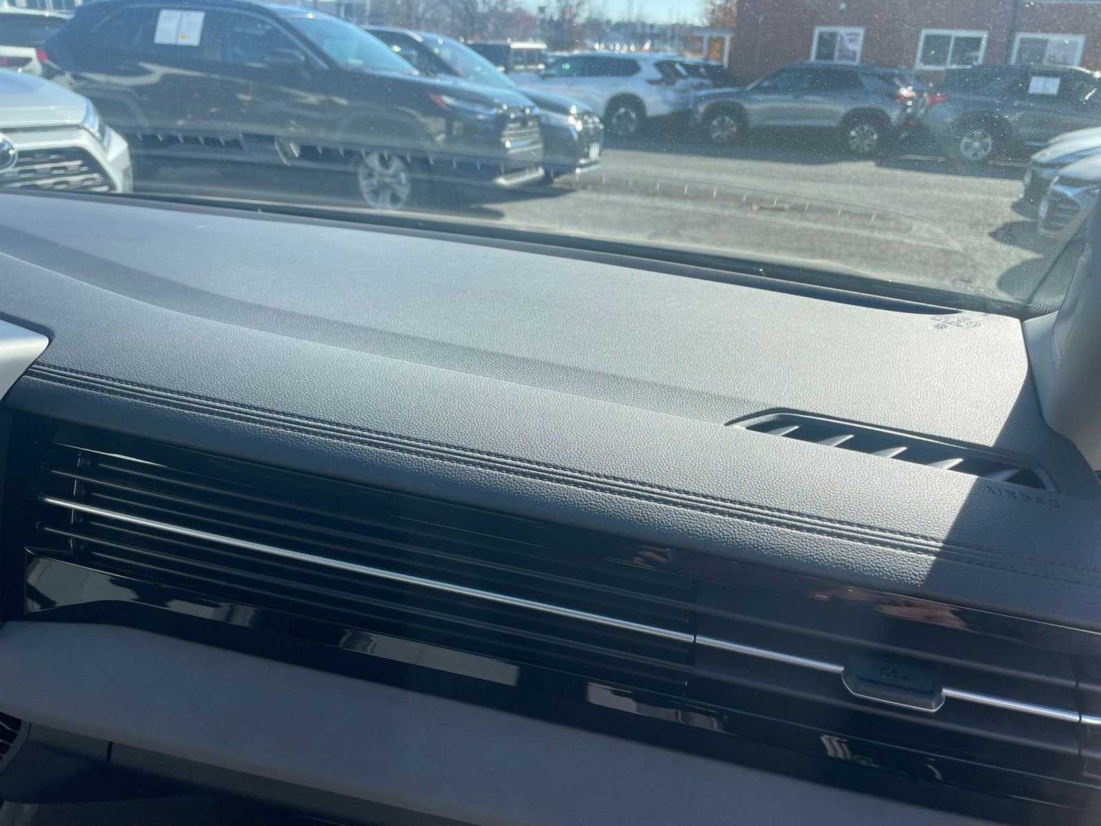 Used 2025 Volkswagen Jetta SE image 36