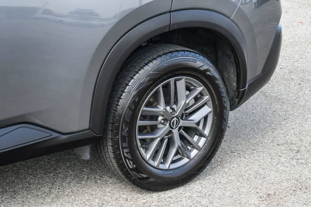 Used 2023 Nissan Rogue S FWD image 11