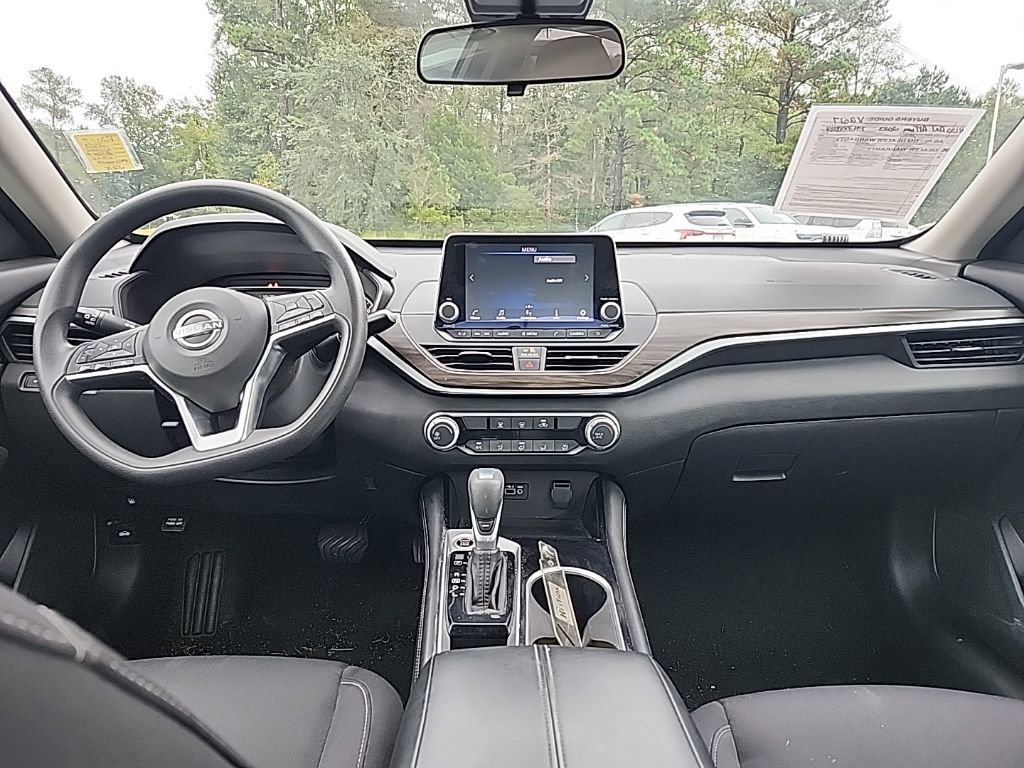 Used 2023 Nissan Altima 2.5 SV FWD image 3