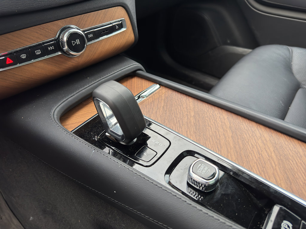 Used 2023 Volvo XC90 T8 Plus image 15