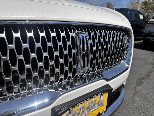 Used 2023 Lincoln Nautilus Reserve w/ Equipment Group 201A image 10