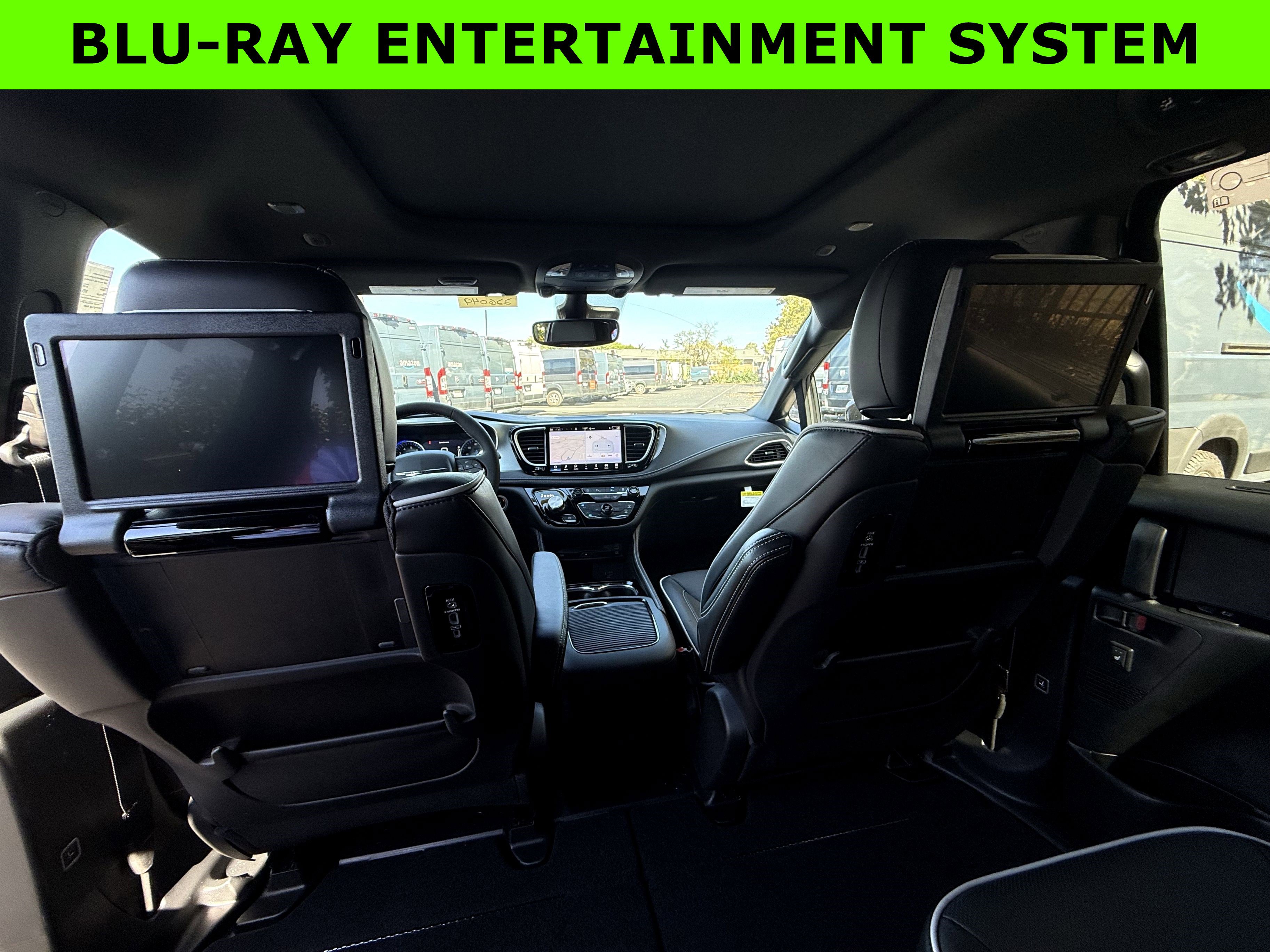 New 2026 Chrysler Pacifica Limited image 22