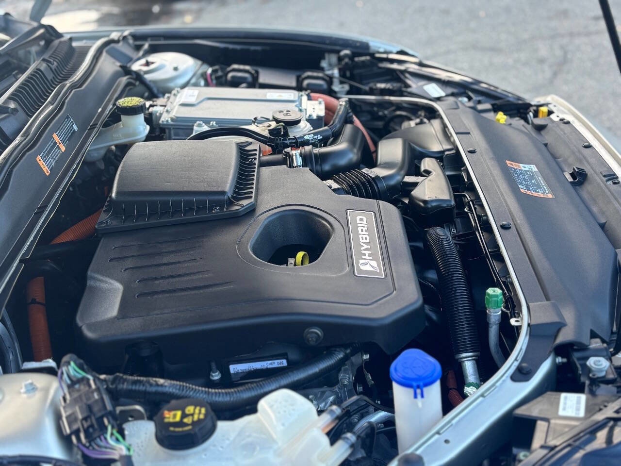 Used 2017 Ford Fusion SE w/ Equipment Group 602A image 12