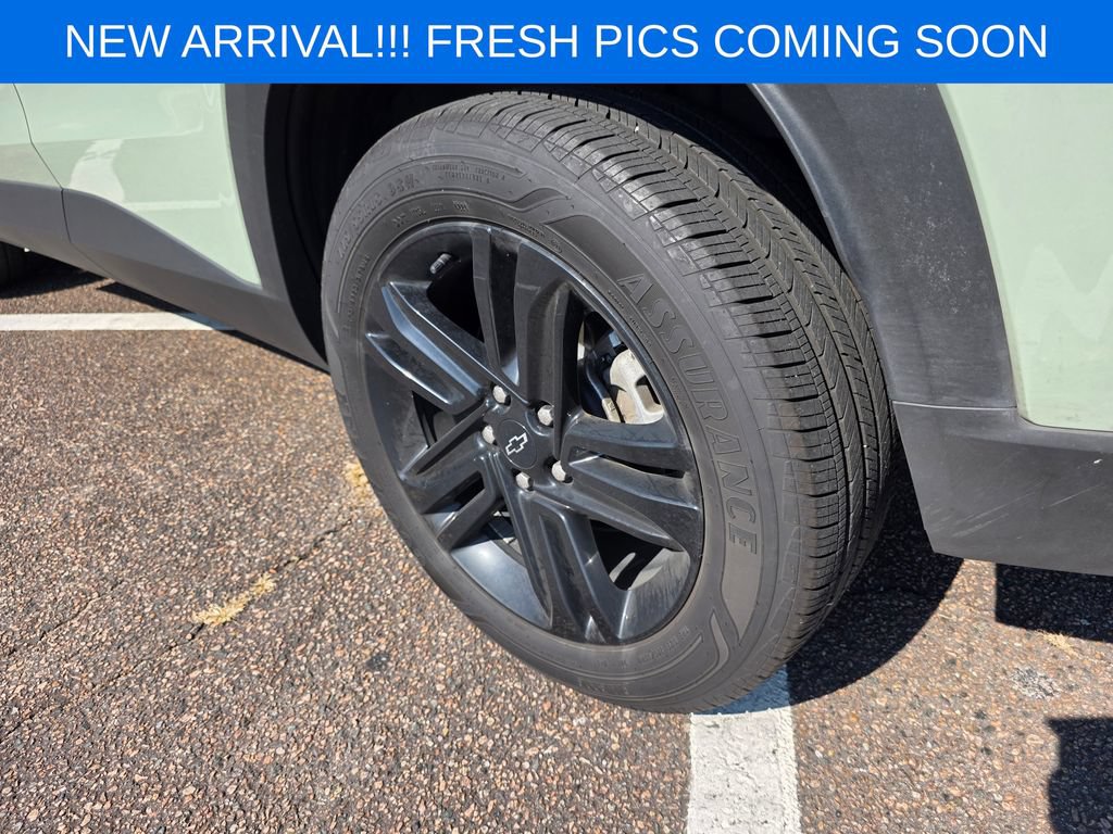 Used 2025 Chevrolet Trax ACTIV w/ Sunroof Package FWD image 7