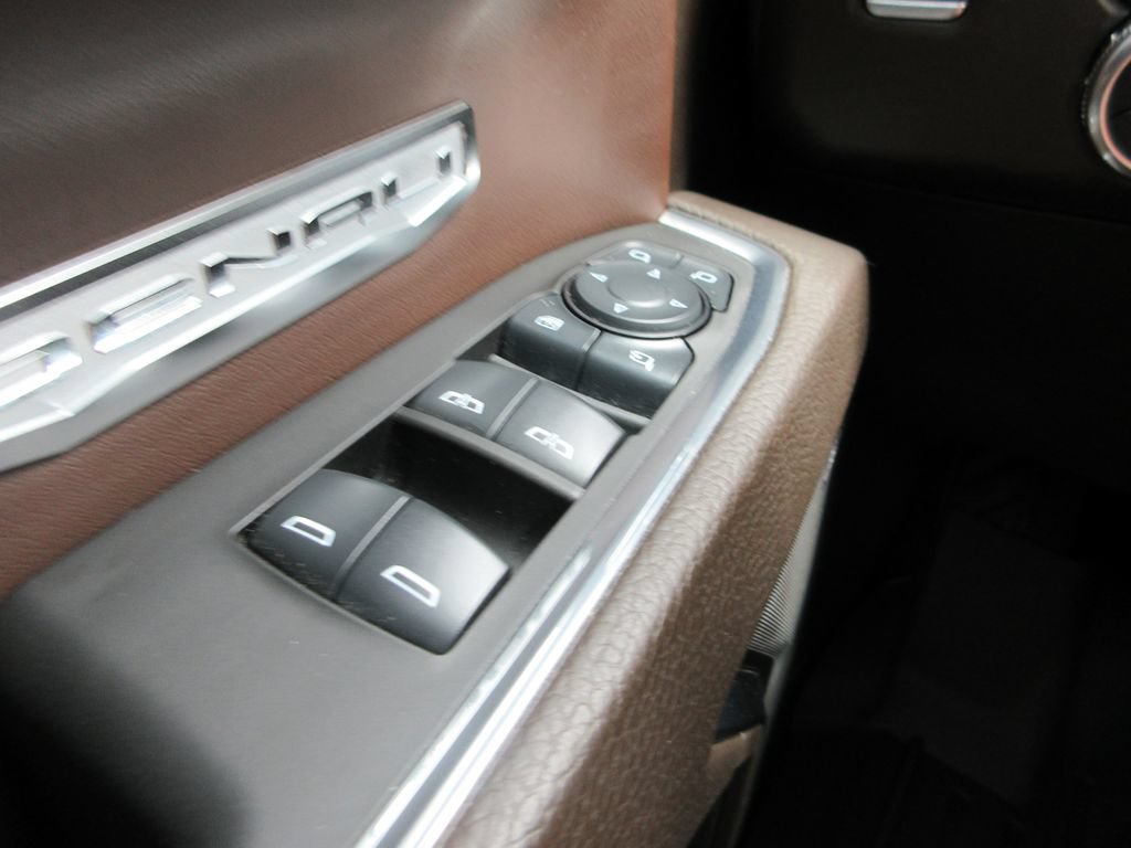 Used 2024 GMC Sierra 1500 Denali AWD/4WD image 33