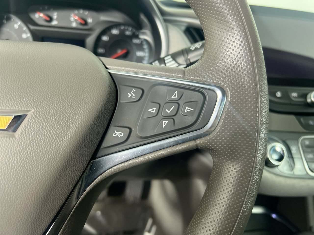 Used 2022 Chevrolet Malibu LT FWD image 13