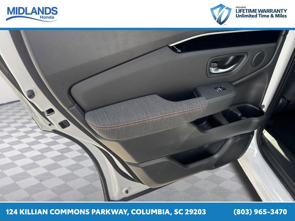 New 2026 Honda Pilot Sport image 12