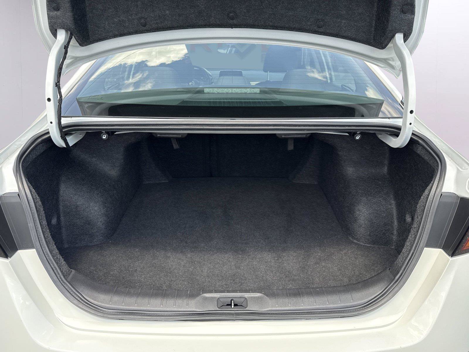 Used 2025 Nissan Altima 2.5 SV FWD image 32