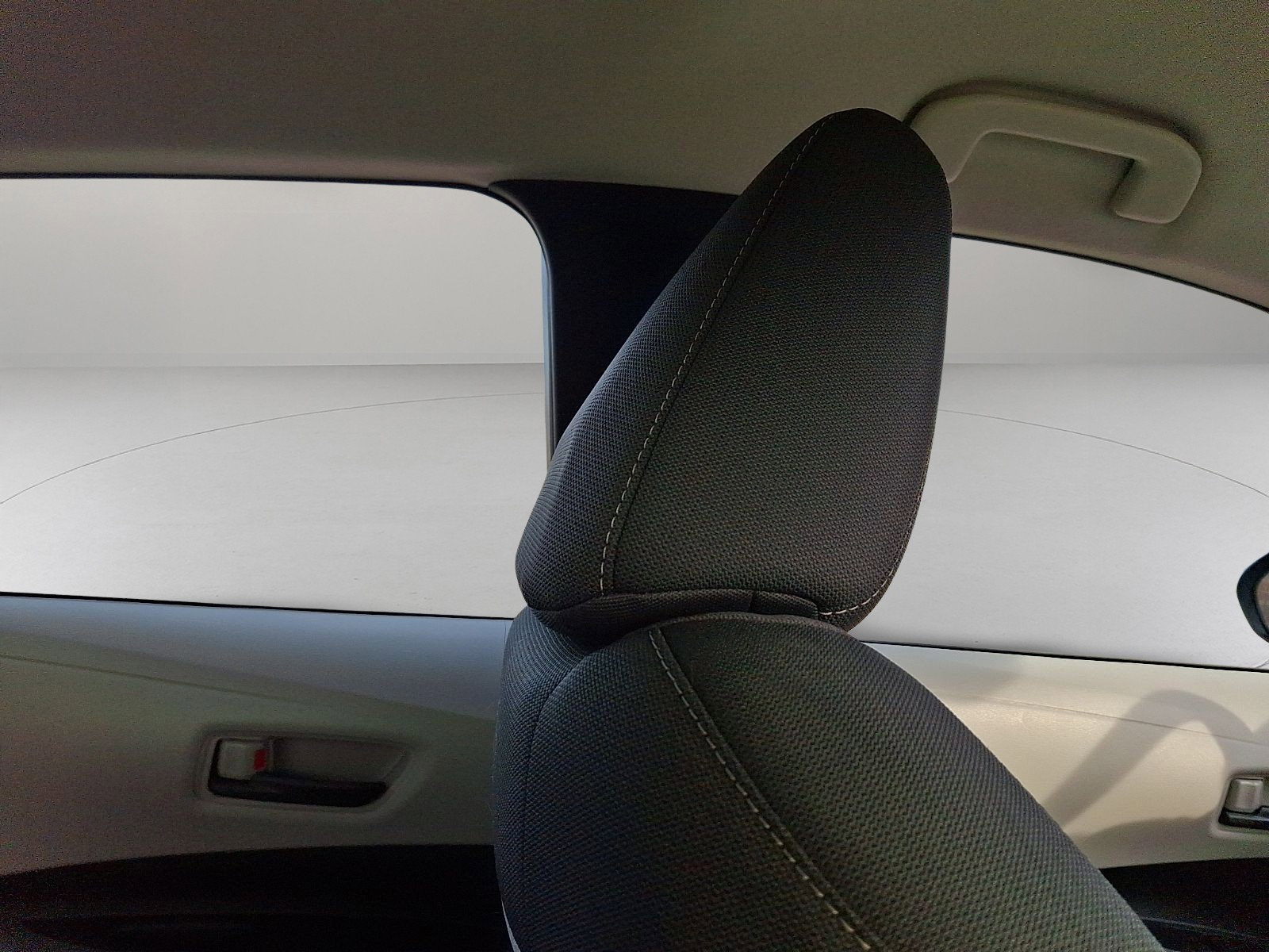 Used 2022 Toyota Corolla LE image 10