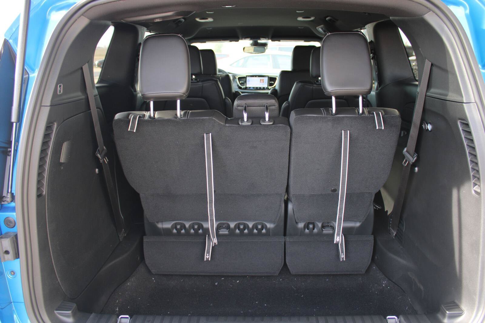New 2026 Chrysler Pacifica Select w/ S Appearance Package FWD image 26
