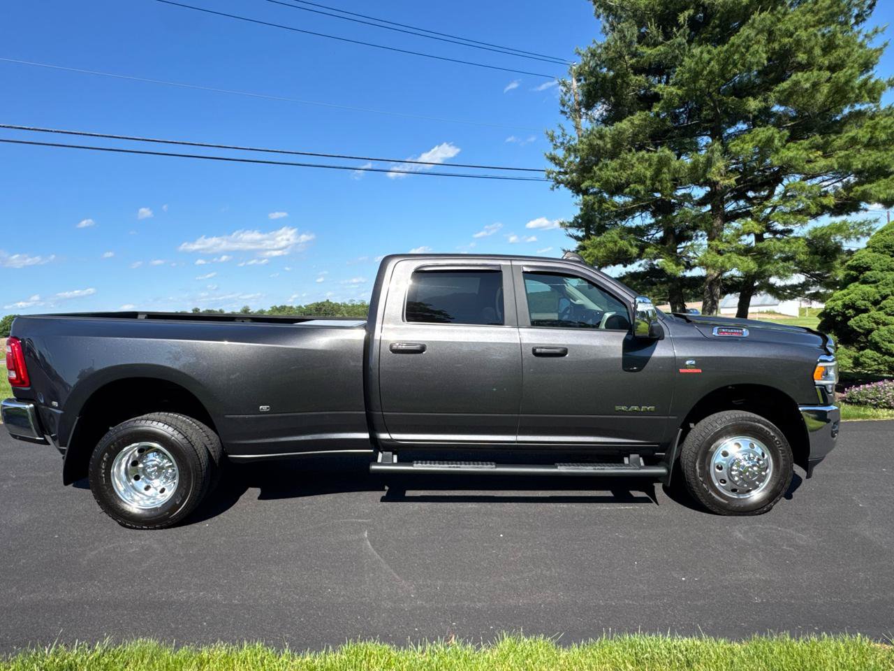 Used 2023 RAM 3500 Laramie AWD/4WD image 6