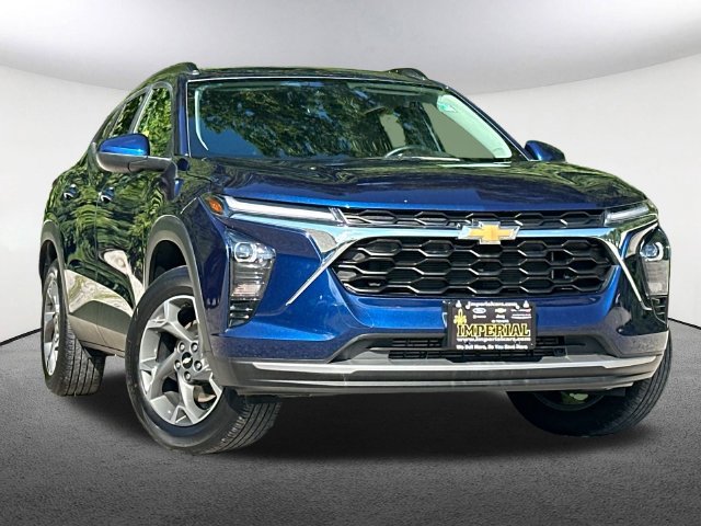 Certified 2024 Chevrolet Trax LT w/ LT Convenience Package FWD image 2