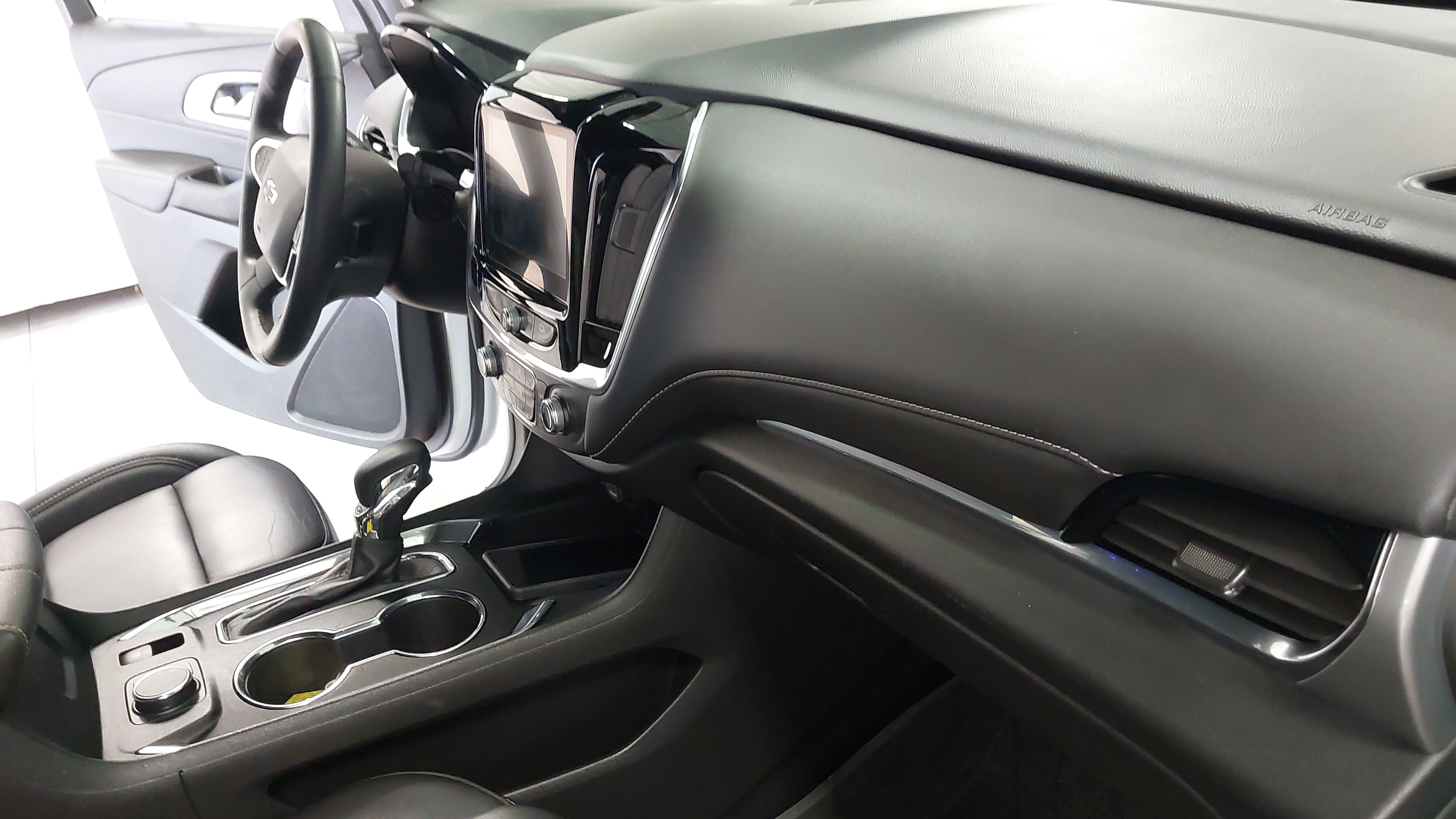 Used 2023 Chevrolet Traverse LT w/ Midnight/Sport Edition FWD image 29