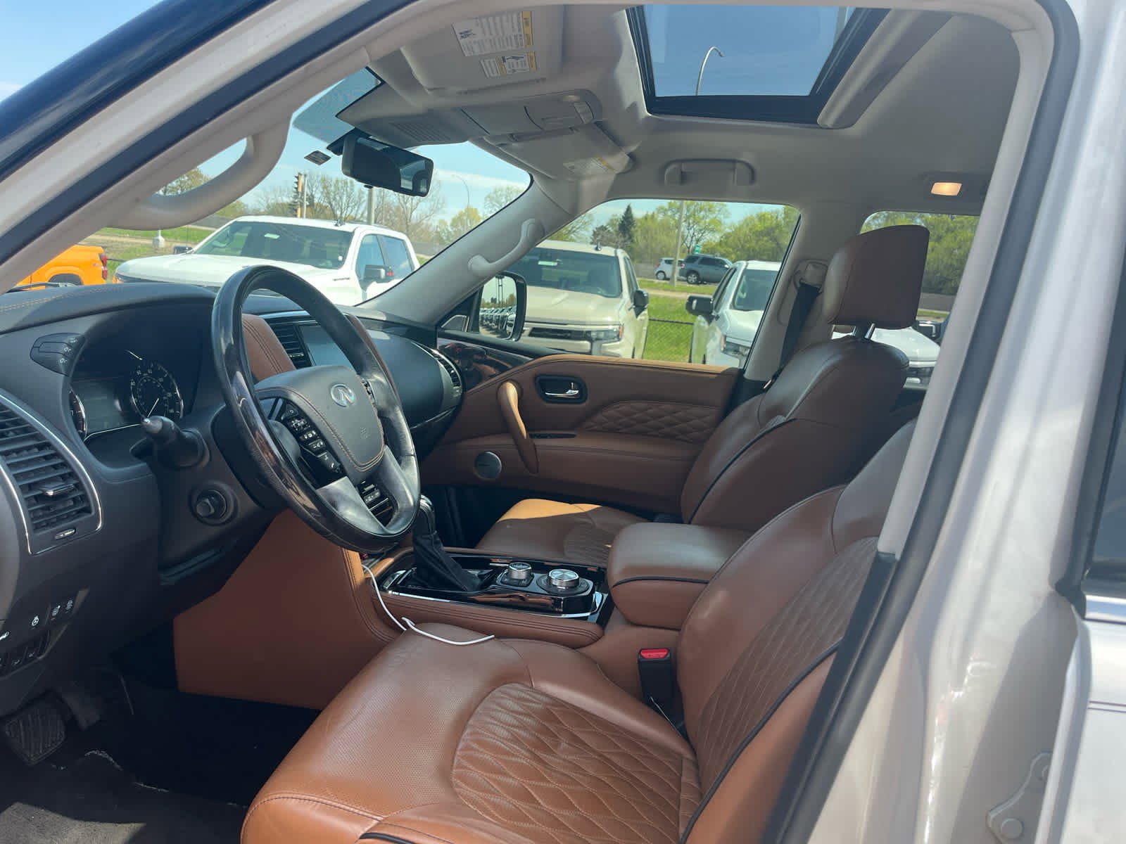 Used 2020 INFINITI QX80 Luxe w/ Sensory Package AWD/4WD image 8