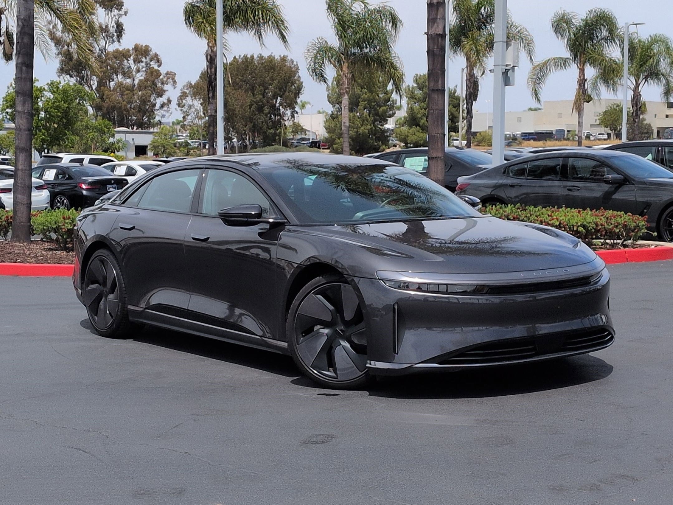 Used 2024 Lucid Air Touring image 2