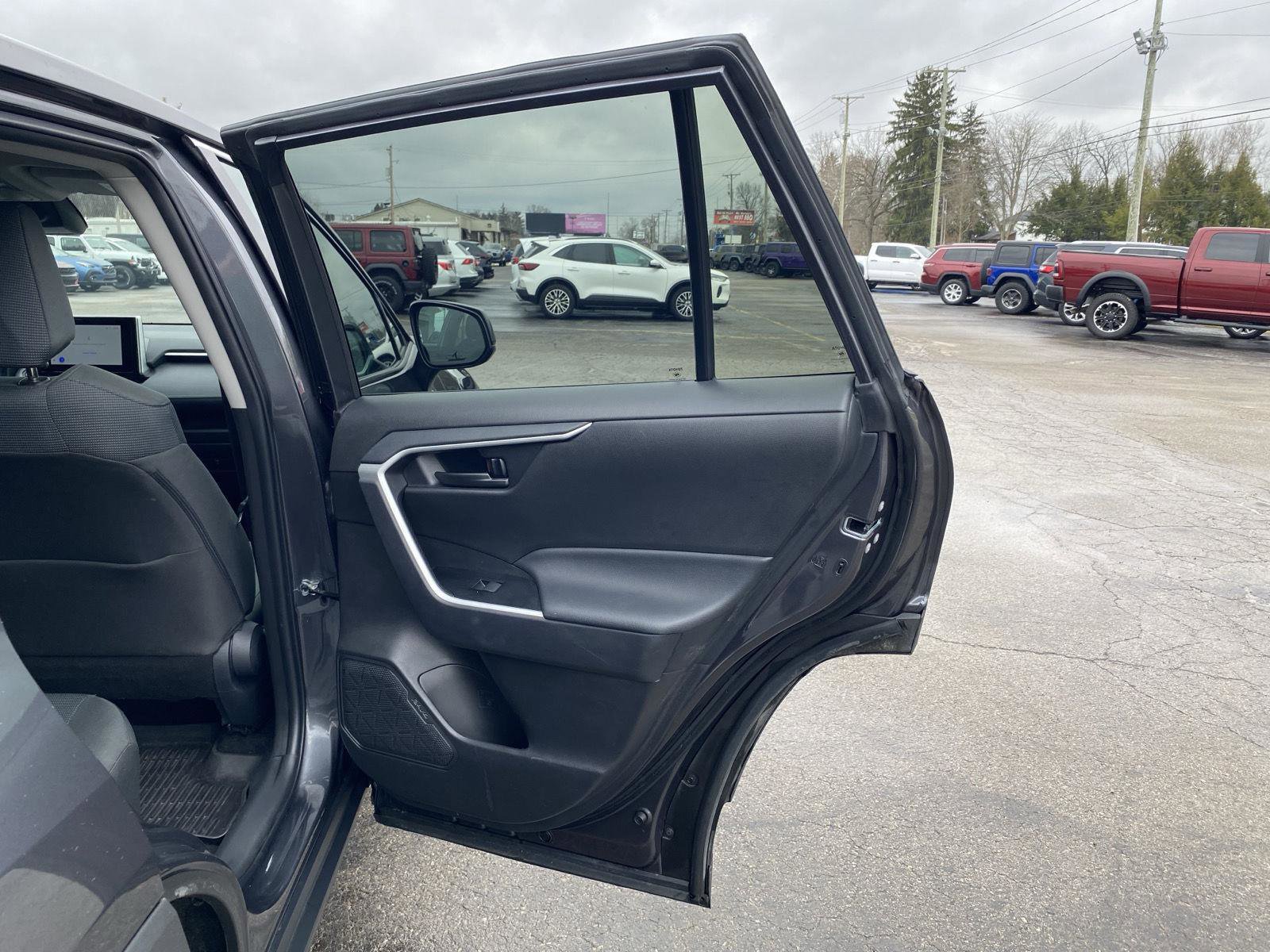 Used 2025 Toyota RAV4 LE image 33