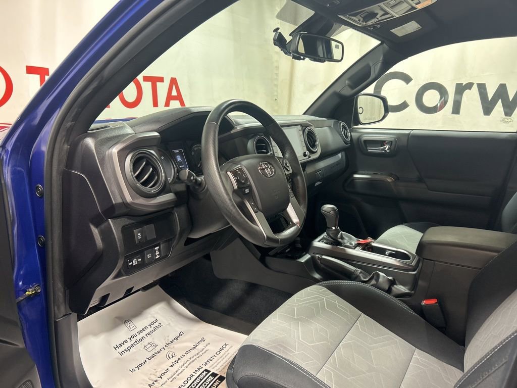 Used 2022 Toyota Tacoma TRD Off-Road image 22