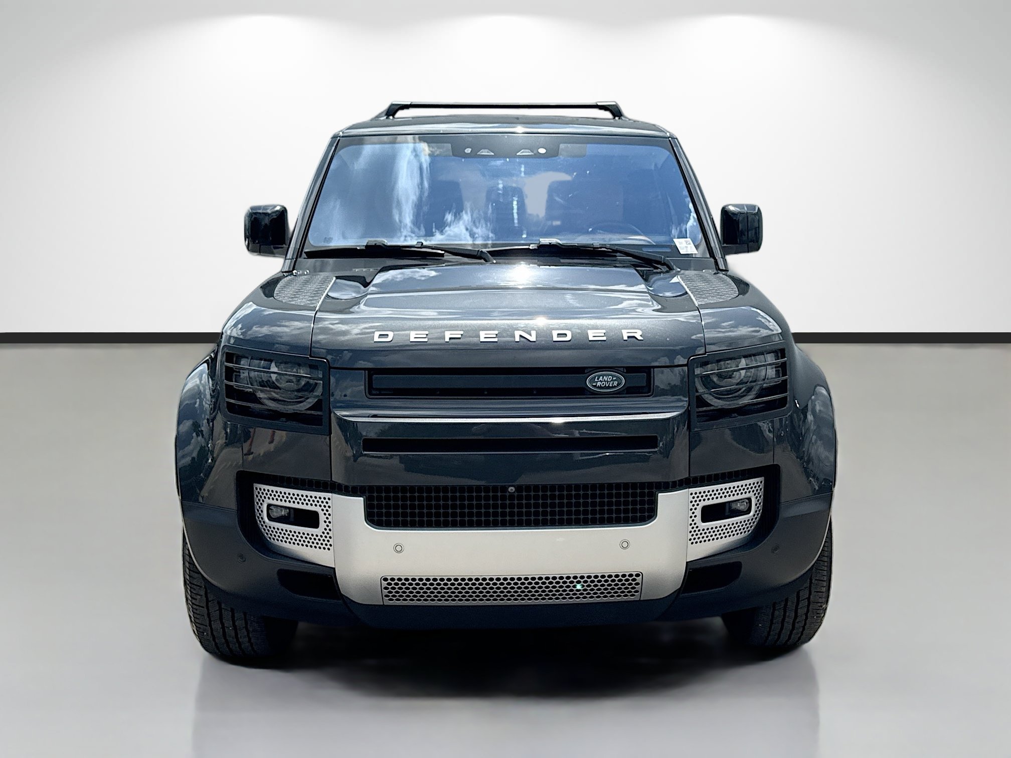 Used 2023 Land Rover Defender 130 First Edition AWD/4WD image 8