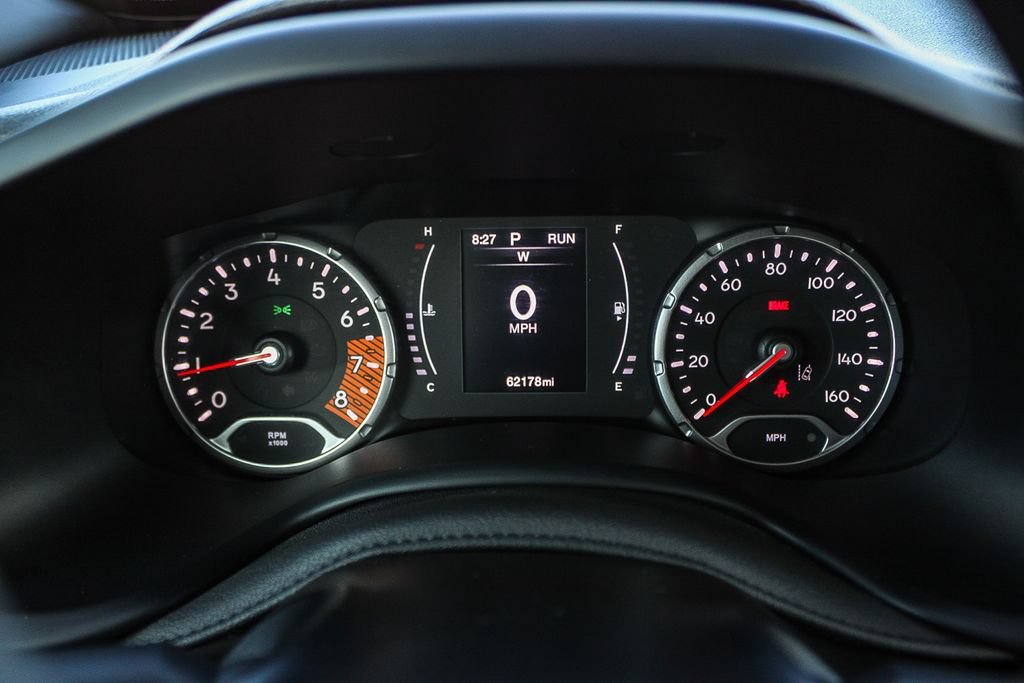 Used 2023 Jeep Renegade Latitude AWD/4WD image 23