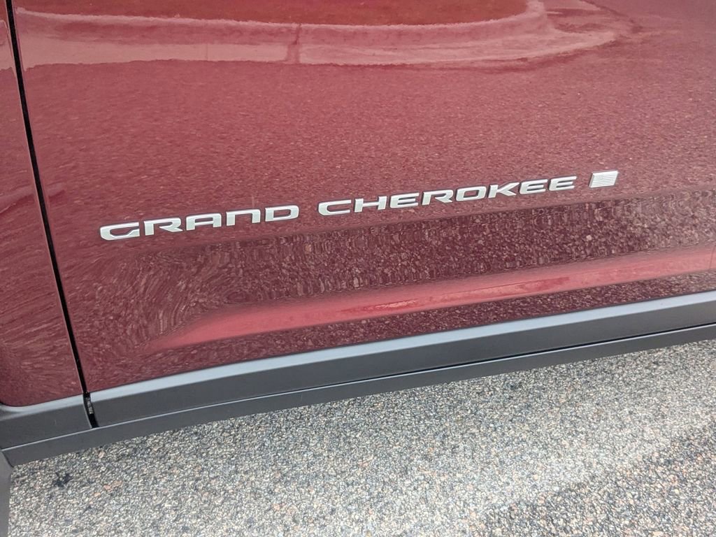 New 2025 Jeep Grand Cherokee Limited w/ Trailer Tow Package image 10