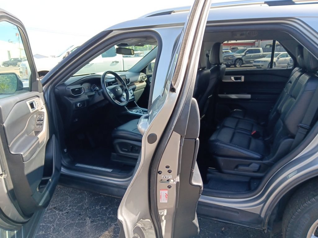 Used 2023 Ford Explorer Limited AWD/4WD image 10