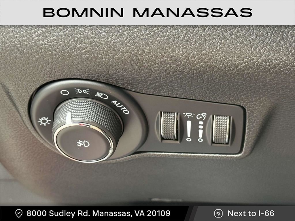 Used 2024 Jeep Compass Trailhawk image 28