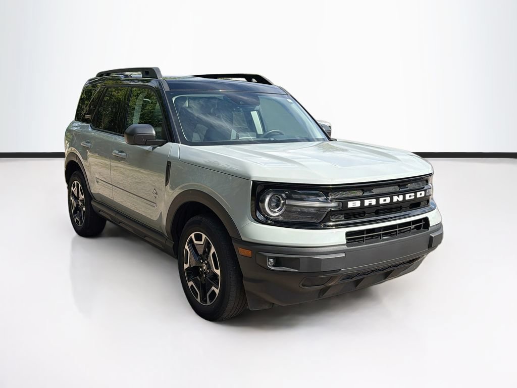 Used 2023 Ford Bronco Sport Outer Banks w/ Tech Package AWD/4WD image 3