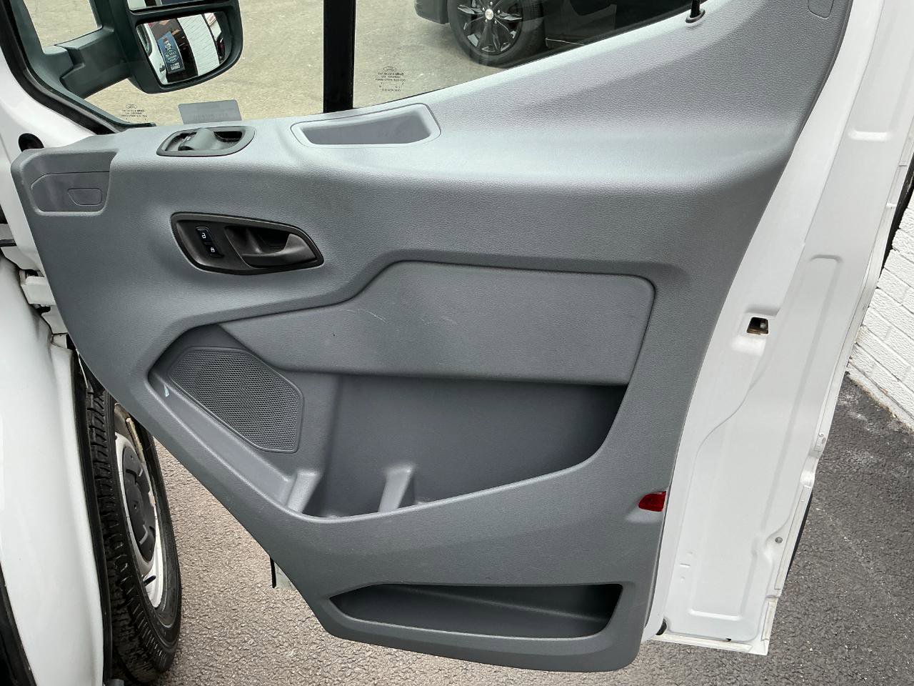 Used 2015 Ford Transit 350 148 Medium Roof image 21