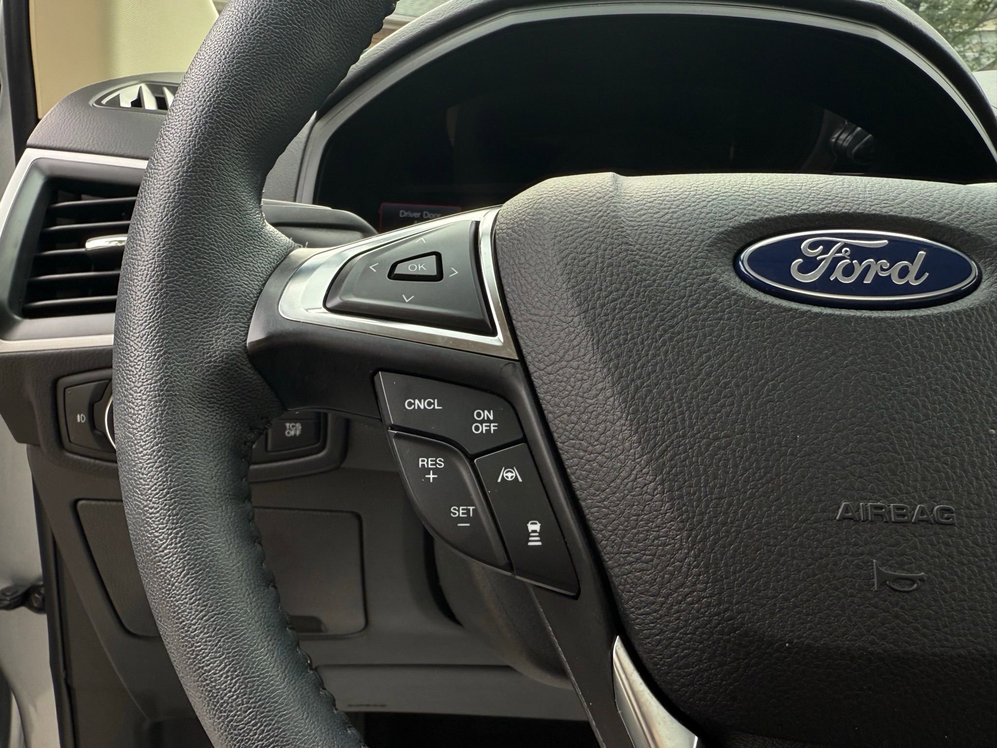 Used 2024 Ford Edge SEL w/ Convenience Package image 56