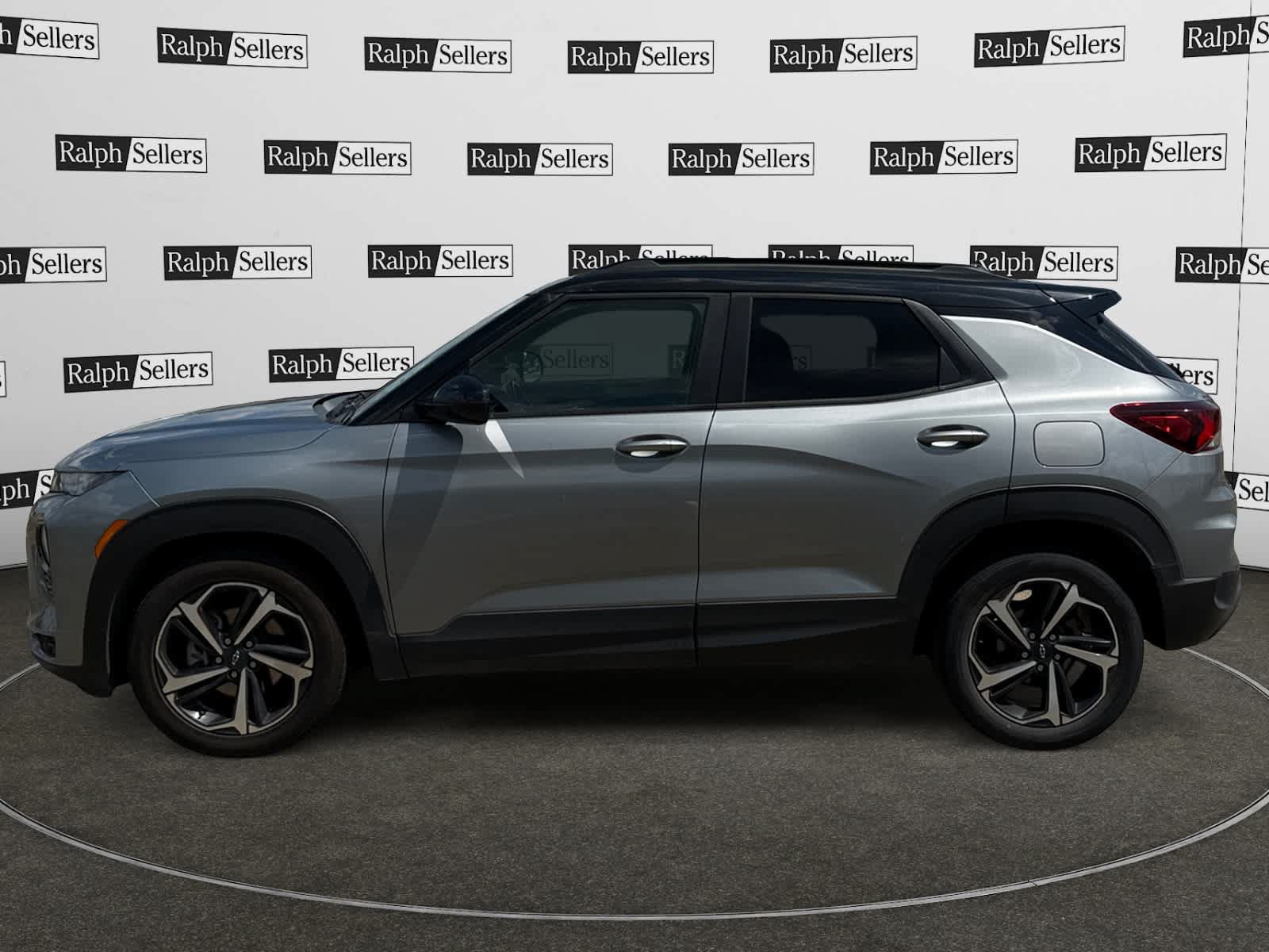 Used 2023 Chevrolet TrailBlazer RS w/ Convenience Package FWD image 3