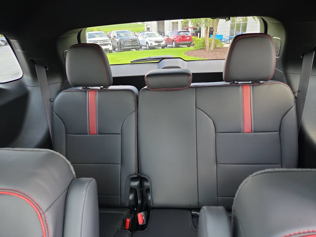 New 2027 Chevrolet Traverse RS w/ LPO, Floor Liner Package AWD/4WD image 29