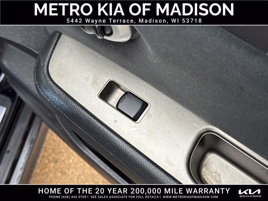 Used 2011 Nissan Versa 1.8 S w/ Plus Pkg FWD image 33