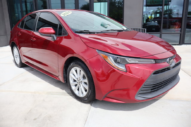 Used 2024 Toyota Corolla LE w/ LE Convenience Package FWD image 1