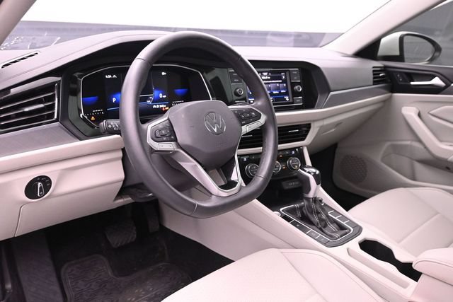 Used 2024 Volkswagen Jetta SE FWD image 19