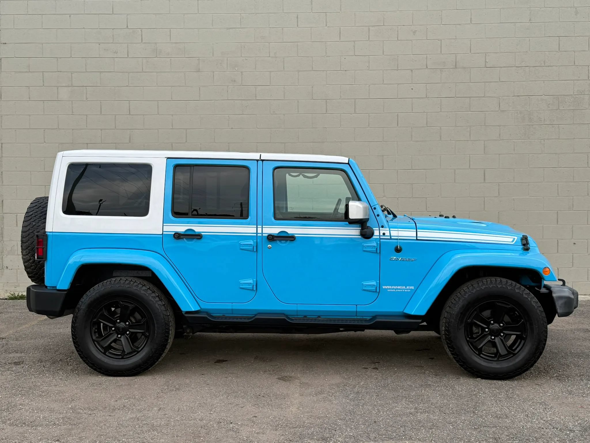 Used 2017 Jeep Wrangler Unlimited Sahara w/ Quick Order Package 23E Chief AWD/4WD image 8